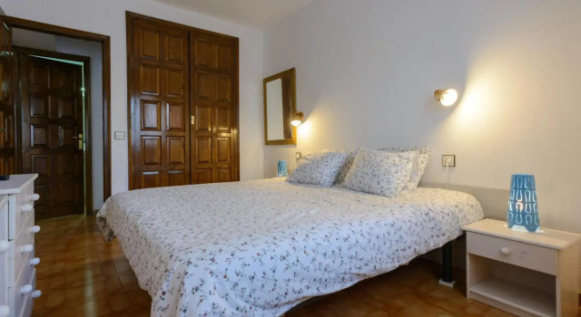 Appartement Rez De Jardin Emplacement #1, Забронировать Апартаменты/квартира Отели Alt Empordà с парковкой, Парковка