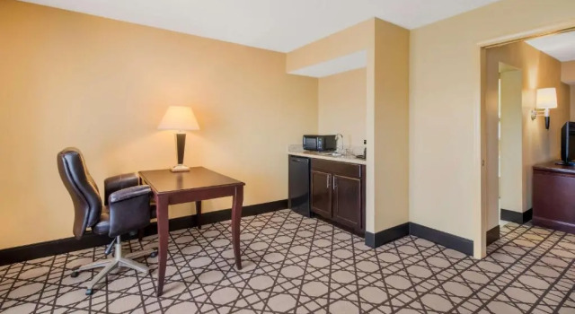 Люкс Best Western University Inn