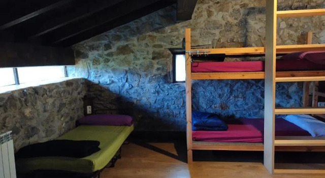 Кровать в общем номере Albergue Otardi Landa Aterpetxea - Hostel