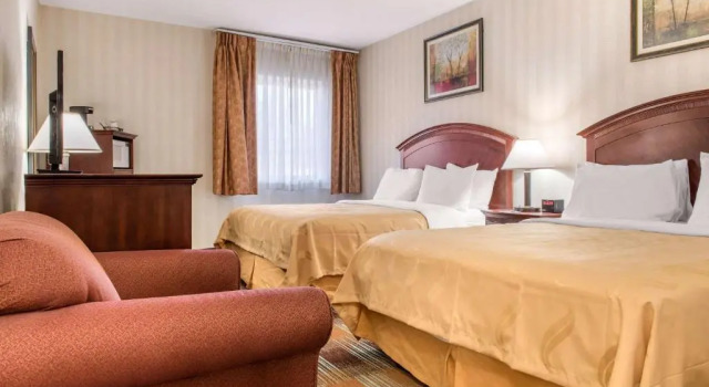 Четырёхместный люкс La Quinta Inn & Suites by Wyndham Miamisburg Dayton South