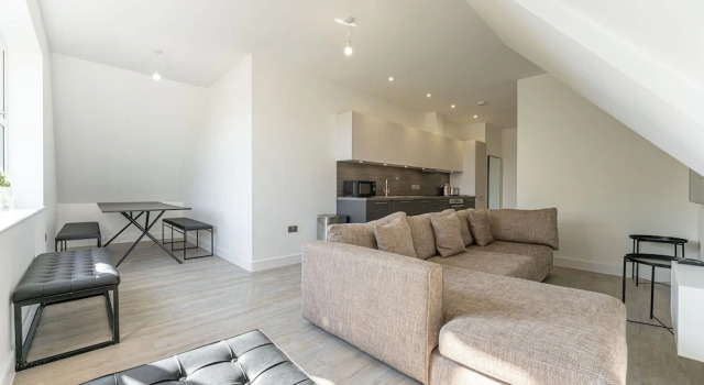 Contemporary 2 Bed Apartment Solihull NEC, Забронировать Апартаменты/квартира Апартаменты Солихалл, рядом с Solihull Citizens Advice Bureau, Апартаменты/квартира