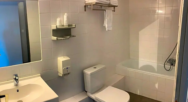 Трёхместный номер Standard с красивым видом из окна Campanile Grenoble Centre Gare