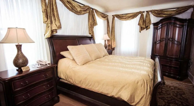 Люкс MarQueen Hotel - NEWLY RENOVATED