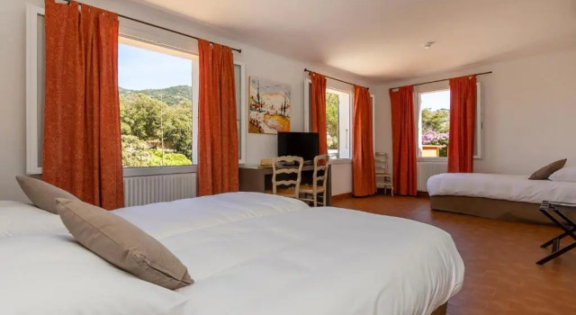 Трёхместный номер Standard Hôtel Les Lentisques
