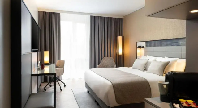 Двухместный номер Deluxe Leonardo Royal Hotel Cologne Bonn Airport