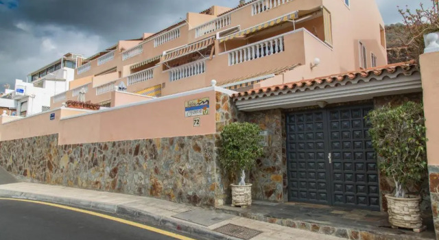 Las Vistas Beach, Забронировать Апартаменты/квартира Отели Плайя-де-лаc-Америкас с парковкой, рядом с Лос-Христианос, Парковка