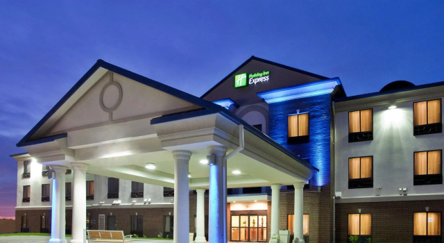 Номер Standard Holiday Inn Express Hotel & Suites McPherson by IHG