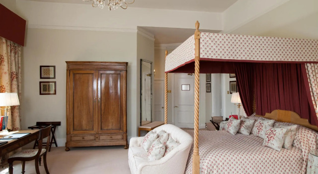 Номер Deluxe Llangoed Hall