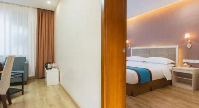 Люкс Jiuge Holiday Hotel