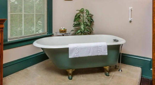 Четырёхместный номер Standard Spencer House Inn