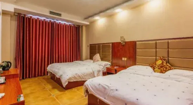 Люкс Luxury Zhumadian Lishun Hotel