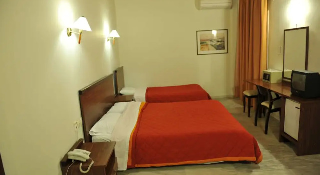 Четырёхместный семейный номер Standard с балконом Hotel Edelweiss
