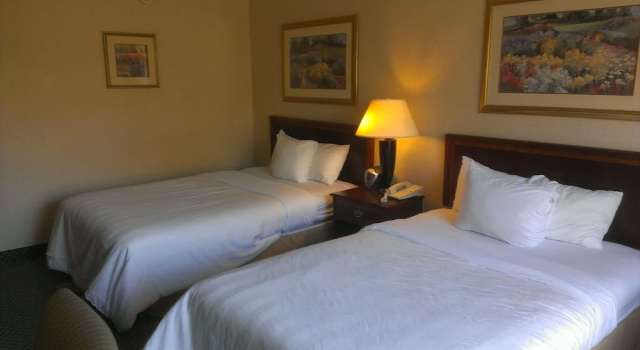 Четырёхместный номер Standard Hotel I-64 Richmond