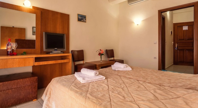 Двухместный номер Standard с балконом и с видом на море Aeolos Hotel