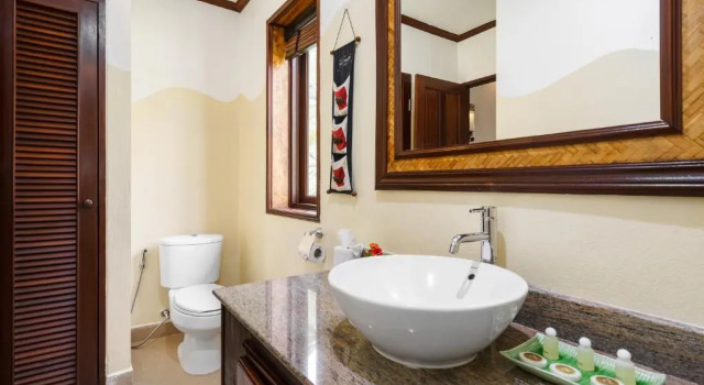 Трёхместный номер Deluxe Royal Cottage Residence