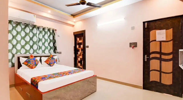 Номер Deluxe FabHotel Dreamz Heaven