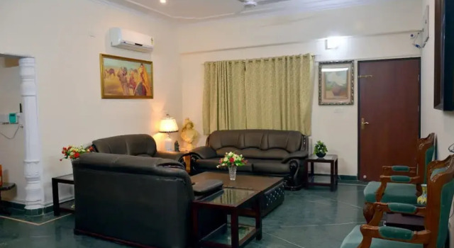 Jaipur Homestay NRI Colony, Забронировать Отель Отели штата Раджастхана с парковкой, Парковка
