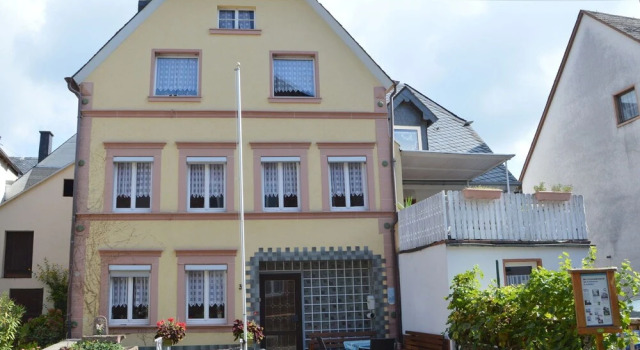 A Semi Detached Holiday Home For 8 Persons A Stones Throw From The Moselle