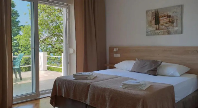 Rooms Villa Lucija, Забронировать Вилла Отели Приморско-Горанской жупания с парковкой, Парковка