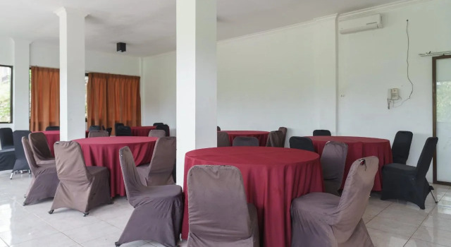 RedDoorz Plus @ Megamendung Puncak Bogor 2