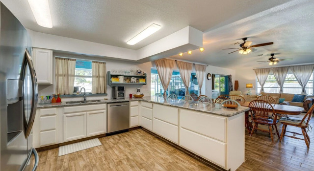 Апартаменты Breezy Englewood Condo w/ Community Pool!