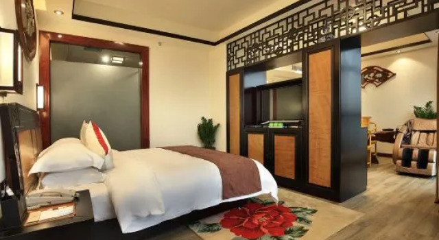 Люкс Deluxe Lichenghua Mansion All Suites Hotel (Guilin Liangjiang Sihu High-speed Railway Station)