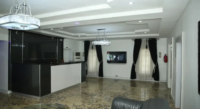 PoshLux Executive Hotel