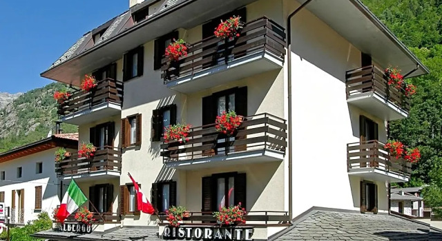 hotel Genzianella, Buchen Sie Hotel Hotels in Val Masino mit Parkplatz, Parkplätze