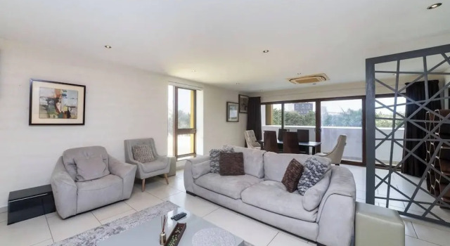 Modern 3bdr Apt at Villaggio - Rooftop Pool & Skybar
