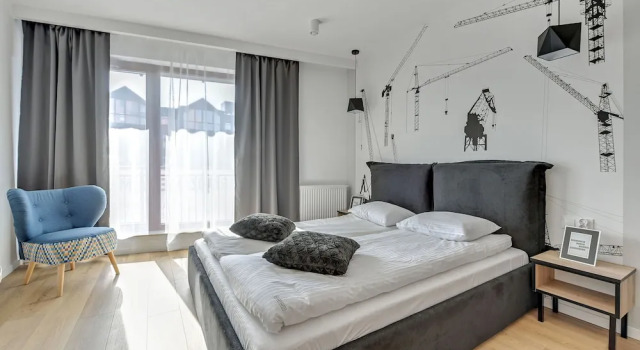 Люкс с балконом Waterlane Island - Riverview Pool, SPA & Gym by Downtown Apartments