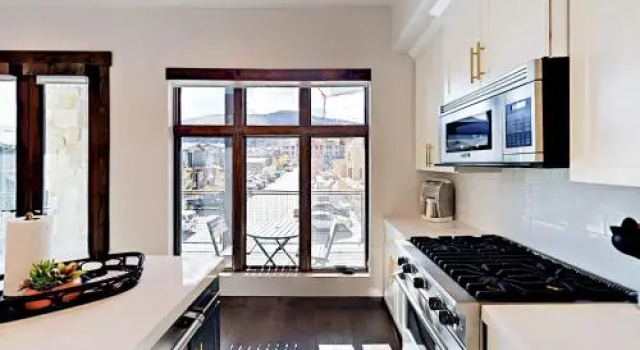 Blackstone Townhouse Unit #2A, Забронировать Отель Canyons , рядом с Полет над каньонами