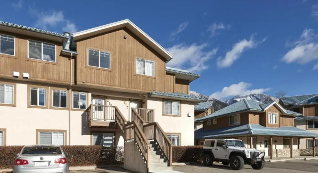 Апартаменты Mountain Gate - Pet Friendly 2BR w Mountain Views and open hot tub