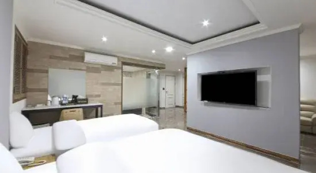 W Hotel Gumi Okgye, Забронировать Отель Отели провинции Кёнсан-Пукто с парковкой, Парковка