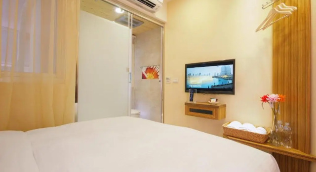 Номер Economy Golden Hotel