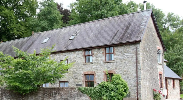 Melin Tregib, Varaa Hotelli Llandeilo 