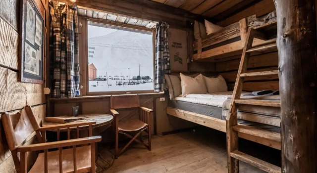 Трёхместный номер Standard Basecamp Spitsbergen