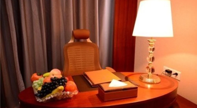 Spring Dream Hotel, Rezerwuj Hotel Hotele w Kunming z parkingiem, Parking