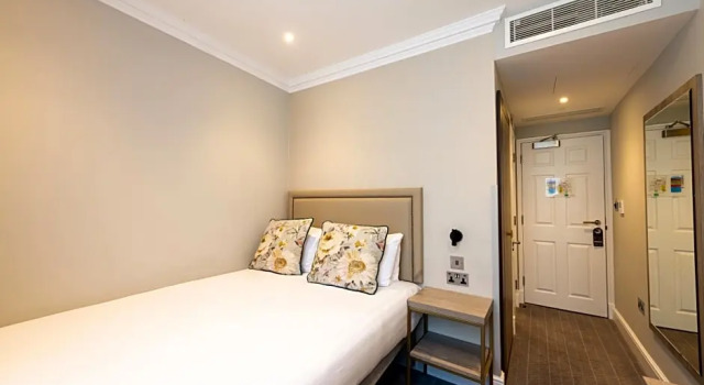 Номер Economy Byron Hotel