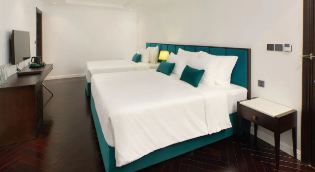 Трёхместный семейный номер Standard The Almin Hotel