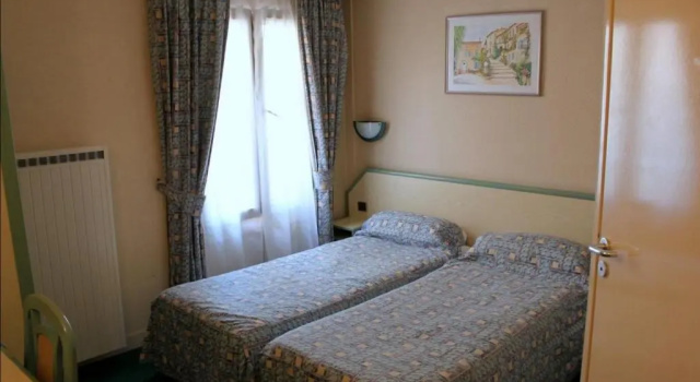 Двухместный номер Comfort Hôtel Aladin