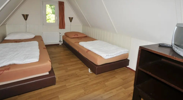 Detached Holiday Home With Steam Shower Near Vrachelse Heide, Buchen Sie Hotel Hotels in Nordbrabant mit Pool, Schwimmbad