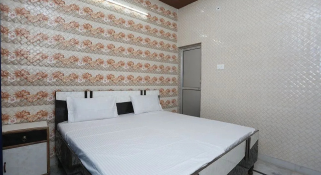 SPOT ON 37780 Hotel Doon Sabri