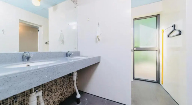 Апартаменты с 3 комнатами Shenzhen Loft Youth Hostel
