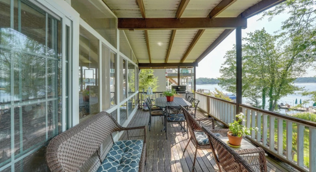 Коттедж Waterfront White Lake Vacation Rental!