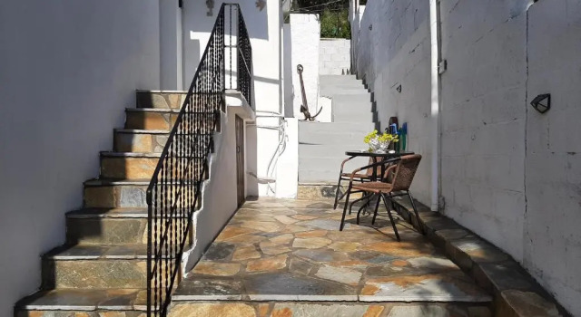 Коттедж Chiona΄s Apartments by the Sea