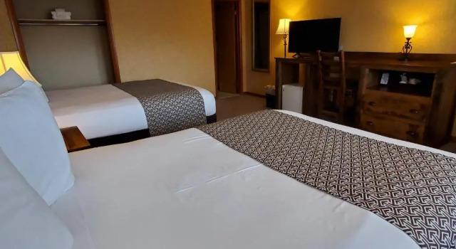 Четырёхместный номер Standard Bayside Resort, Lake George NY