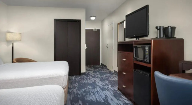 Четырёхместный номер Standard Fairfield by Marriott Tacoma Puyallup
