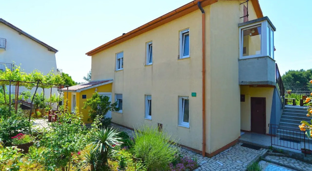 Apartment 1822