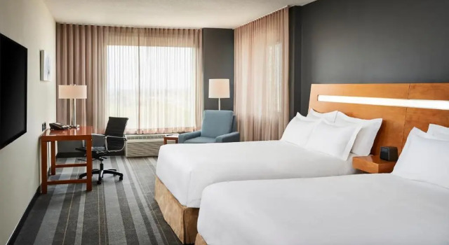 Четырёхместный номер Superior Novotel Toronto Vaughan Centre