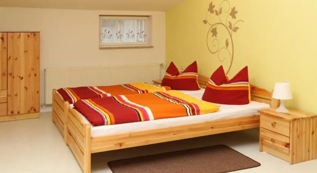Ferienwohnung zum Unstruttal, Book Apartment Großvargula 
